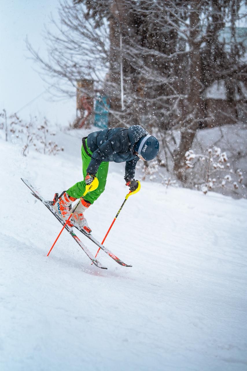 Skiing 7 Days 6 Nights